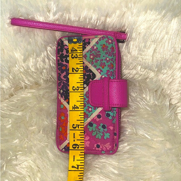Vera Bradley “RFID Smartphone Wristlet” - Picture 3 of 3